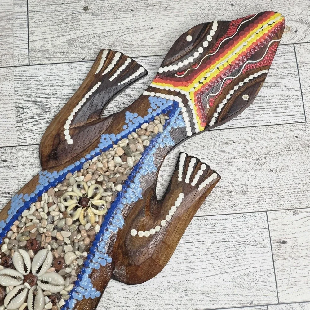Lizard Wood Handcrafted Seashells Handpainted Rustic Charm Wall Decor 19.5